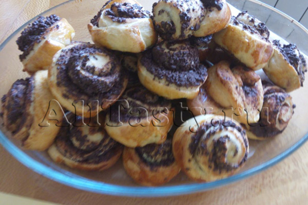 Булочки с шоколадом и корицей Булочки с шоколадом и корицей